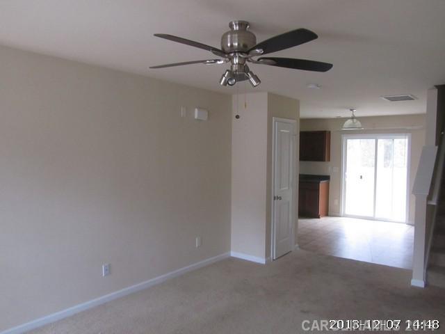 818 Rook Road Charlotte, NC 28216 - Photo 2 of 6