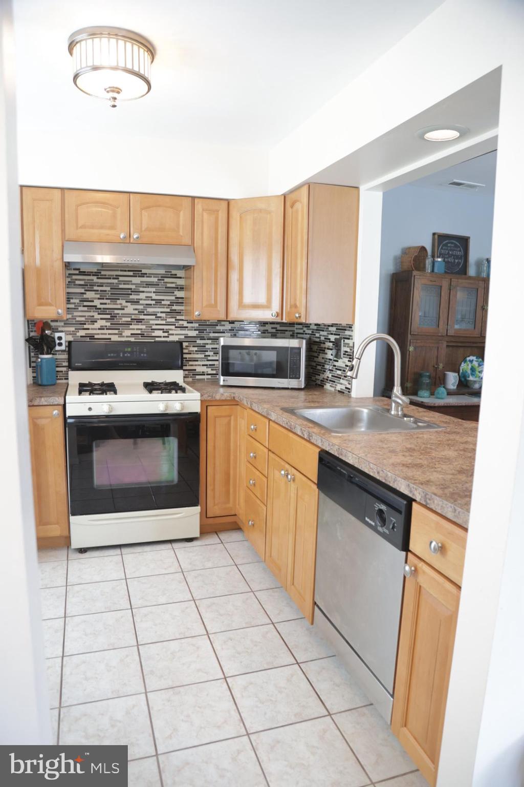 206 Boothby Court Sewell, NJ 08080 - Photo 15 of 31