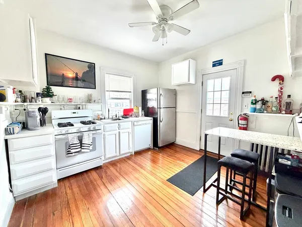 $4,900 | 18 Winslow Road, Unit 2, Brookline, MA 02446