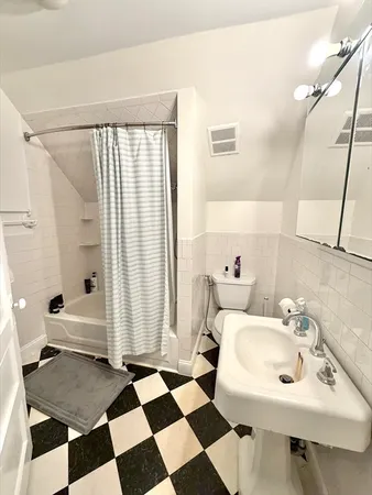 $4,900 | 18 Winslow Road, Unit 2, Brookline, MA 02446