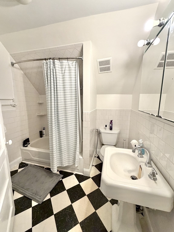 18 Winslow Road, Unit 2 Brookline, MA 02446 - Photo 8 of 12