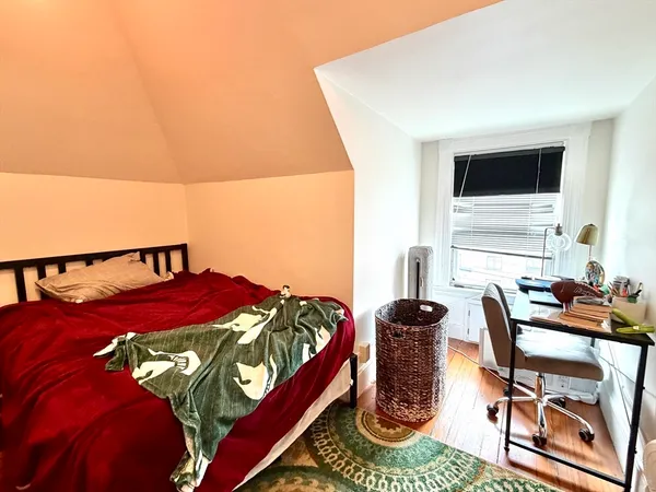 $4,900 | 18 Winslow Road, Unit 2, Brookline, MA 02446