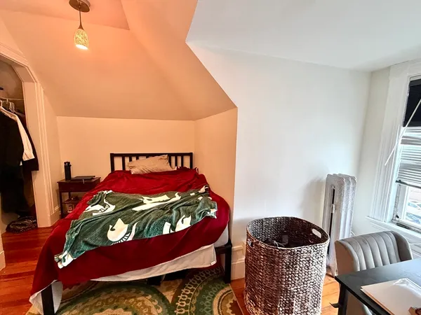 $4,900 | 18 Winslow Road, Unit 2, Brookline, MA 02446