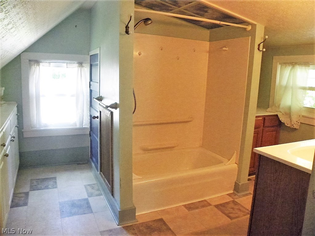 6831 Jefferson Road Ashtabula, OH 44004 - Photo 6 of 32 Gallery Image 6