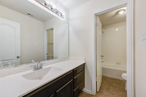 $2,550 | 16 Rose Desert Court, Manvel, TX 77578