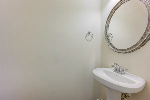 $2,550 | 16 Rose Desert Court, Manvel, TX 77578