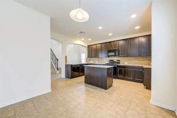 $2,550 | 16 Rose Desert Court, Manvel, TX 77578