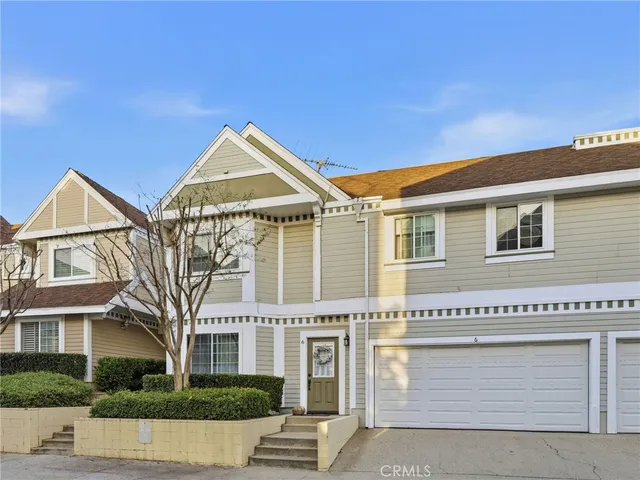 $589,000 | 13750 Hubbard Street, Unit 6, Sylmar, CA 91342