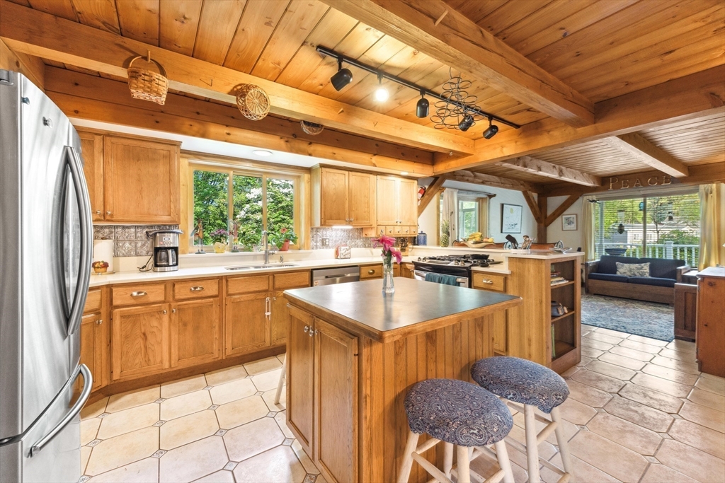 176 Jenkins Road Andover, MA 01810 - Photo 9 of 42 Gallery Image 9