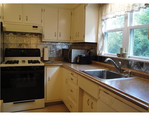 2502 Wigwam Road Aliquippa, PA 15001 - Photo 7 of 18 Kitchen. Appliances are included with this home.