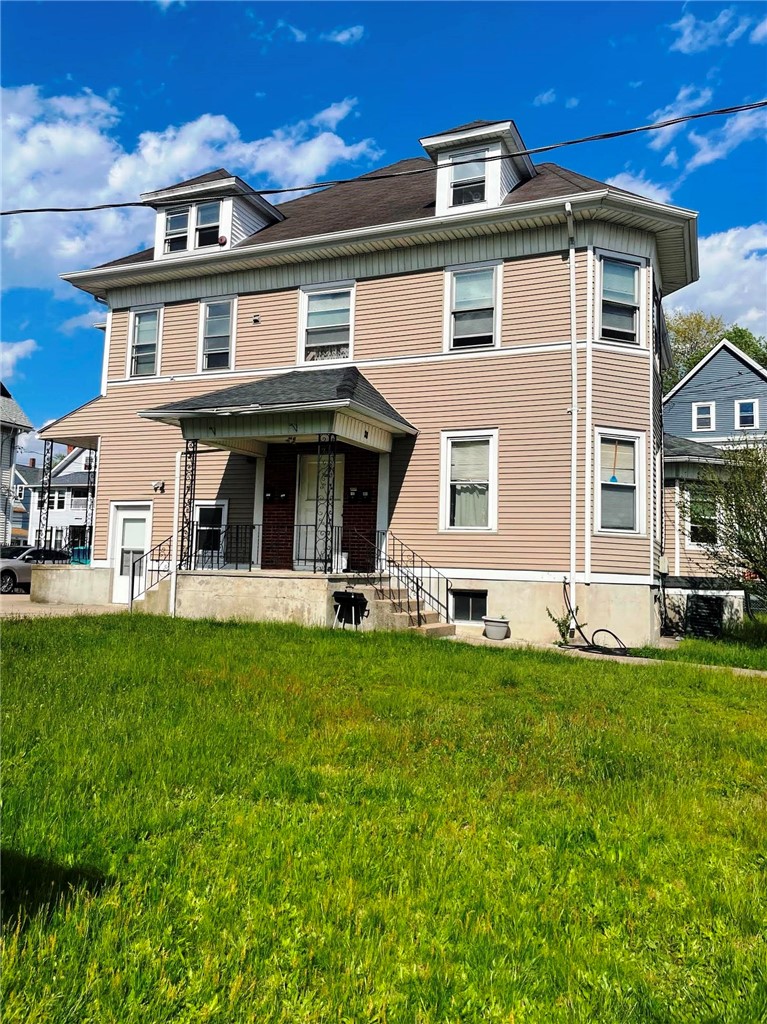 38 Lawrence Street Pawtucket, RI 02860 - Photo 2 of 39