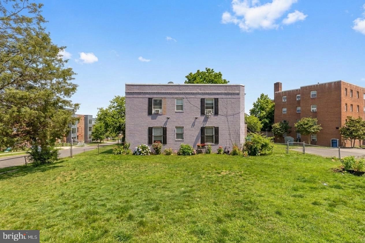 928 19th Street Northeast Washington, DC 20002 - Photo 12 of 13 Image is virtually rendered