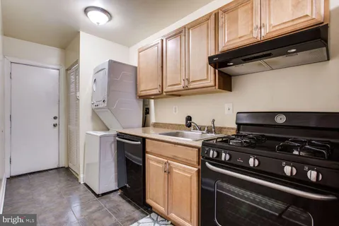 $995,000 | 928 19th Street Northeast, Washington, DC 20002