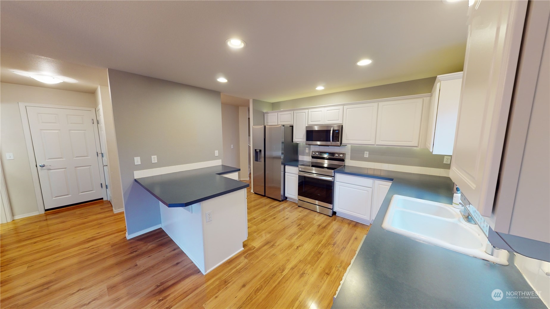 2521 Northwoods Loop Road Mount Vernon, WA 98273 - Photo 4 of 34 Gallery Image 4