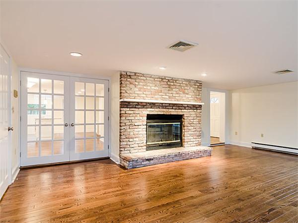 279 Main Street Wayland, MA 01778 - Photo 5 of 9 Gallery Image 5