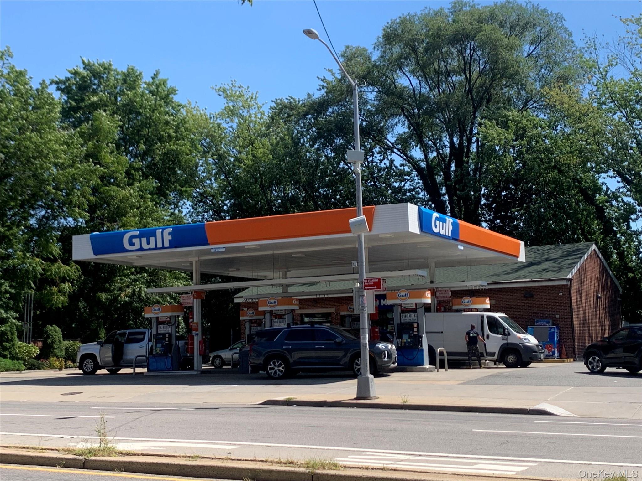 77-04 141st Street, Unit 67F Queens, NY 11367 - Photo 8 of 11 a view of a cafe with sitting area