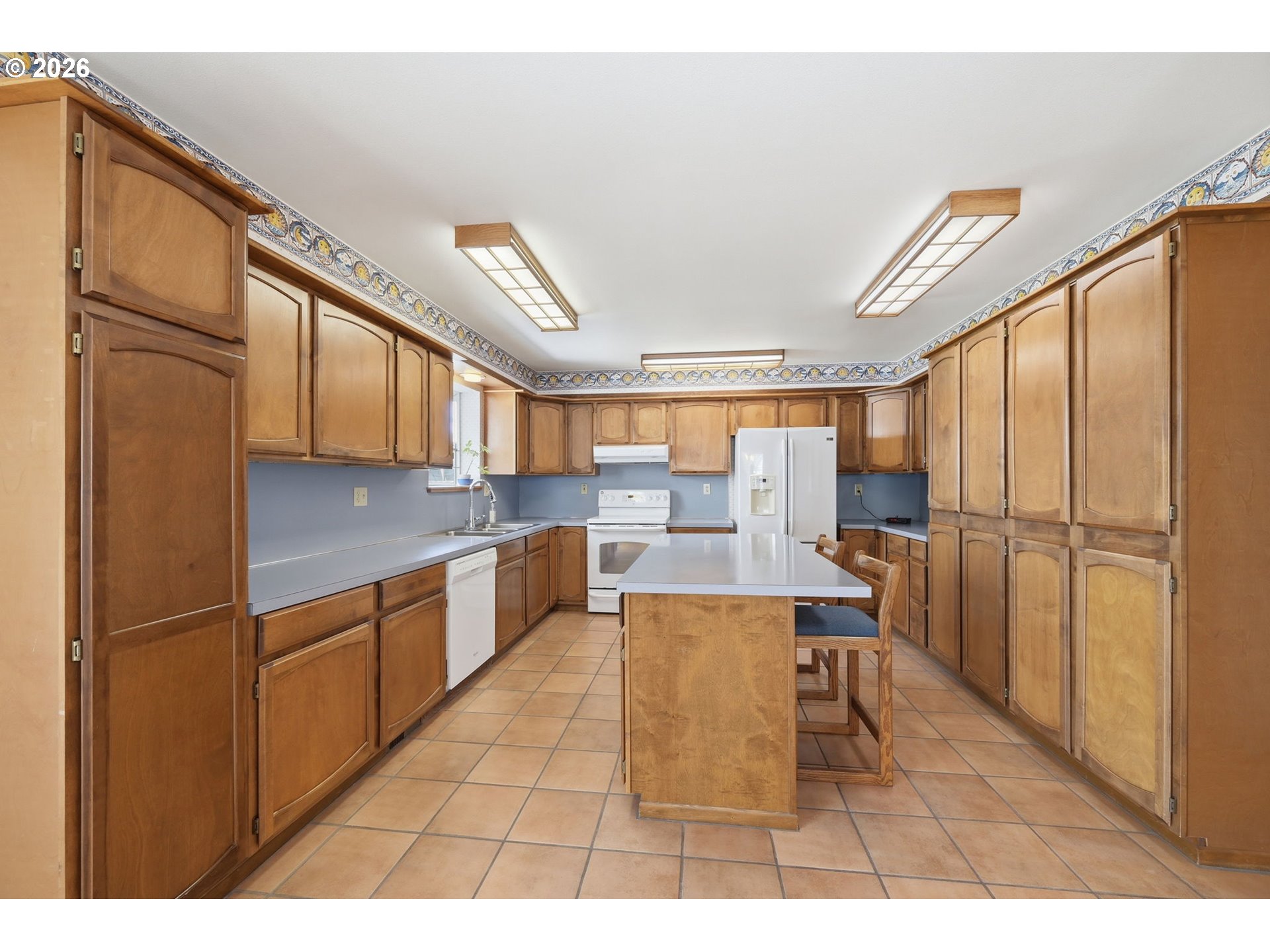 1763 Labona Drive Eugene, OR 97404 - Photo 7 of 41 Kitchen