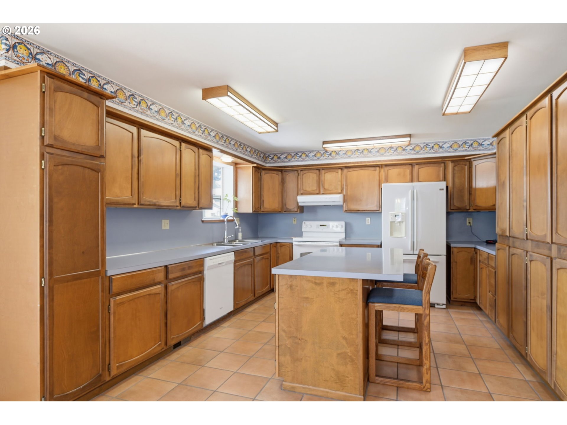 1763 Labona Drive Eugene, OR 97404 - Photo 8 of 41 Kitchen