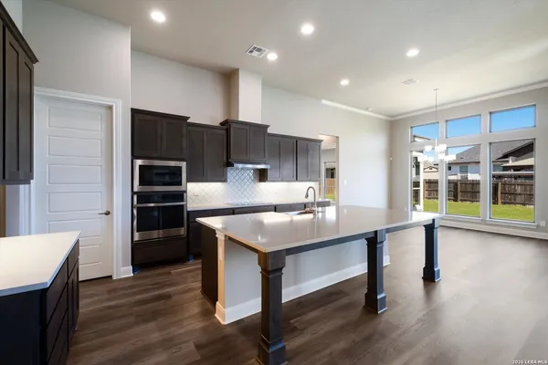 $715,400 | 3355 Pintail Pond, Marion, TX 78124