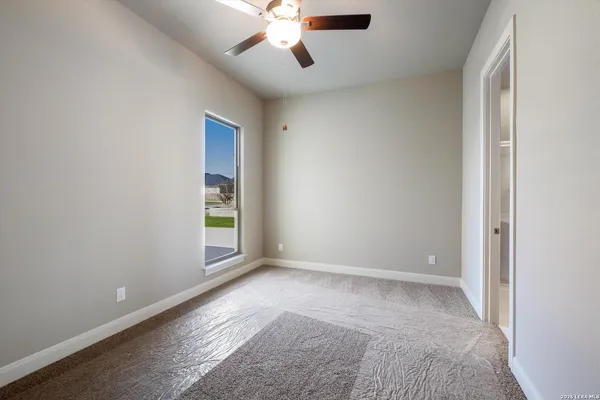 $715,400 | 3355 Pintail Pond, Marion, TX 78124
