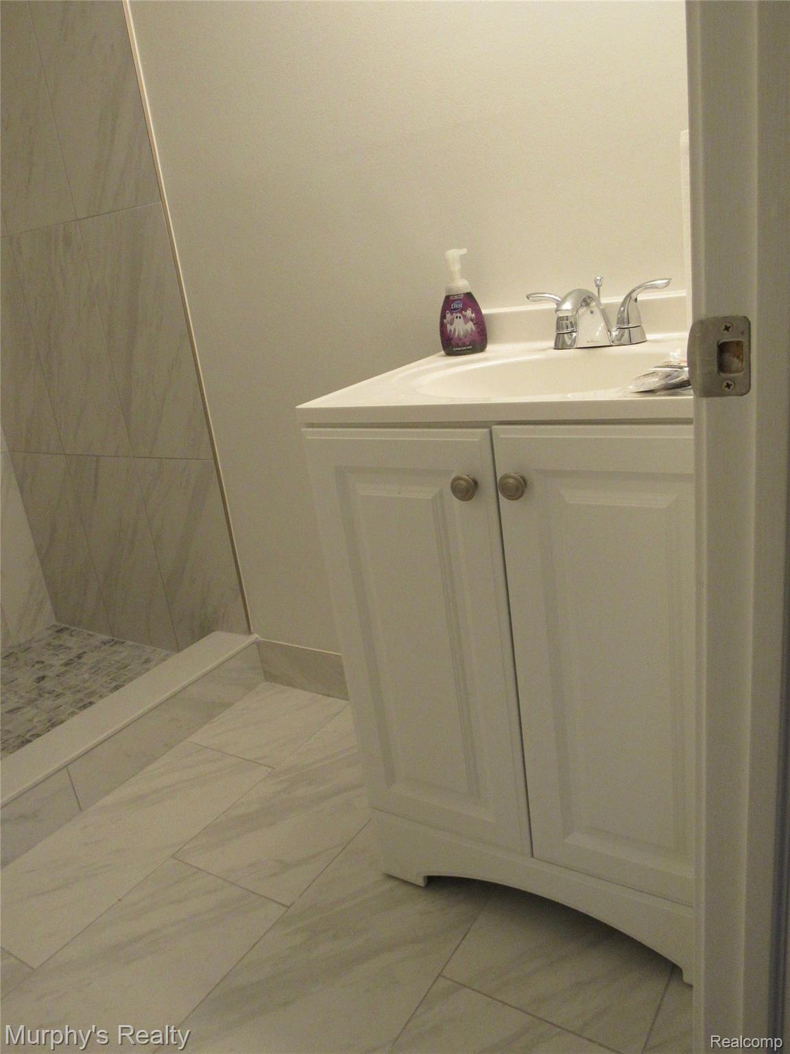38501 Radde Street Clinton Township, MI 48036 - Photo 34 of 39 34.jpeg