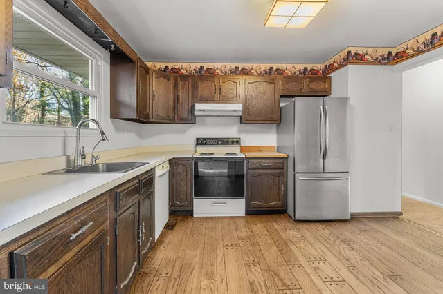 $750,000 | 724 Doages Drive, Millersville, MD 21108