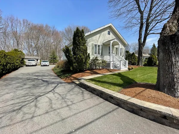 $2,000 | 73 Benefit Street, Unit B, Mansfield, MA 02048