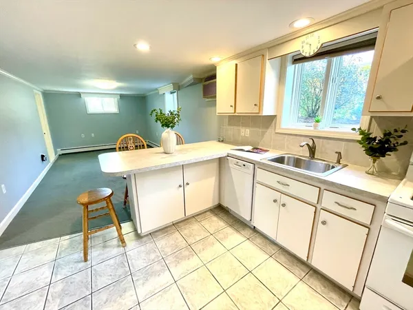 $2,000 | 73 Benefit Street, Unit B, Mansfield, MA 02048