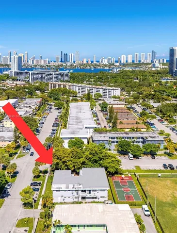 $2,400 | 16890 Northeast 21st Avenue, Unit 10, North Miami Beach, FL 33162