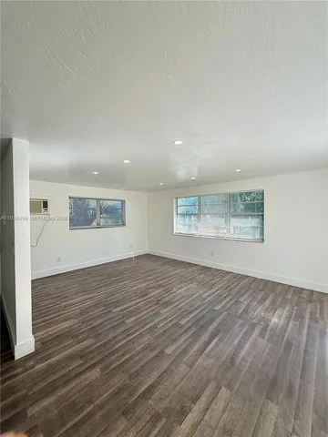 $2,300 | 16890 Northeast 21st Avenue, Unit 10, North Miami Beach, FL 33162