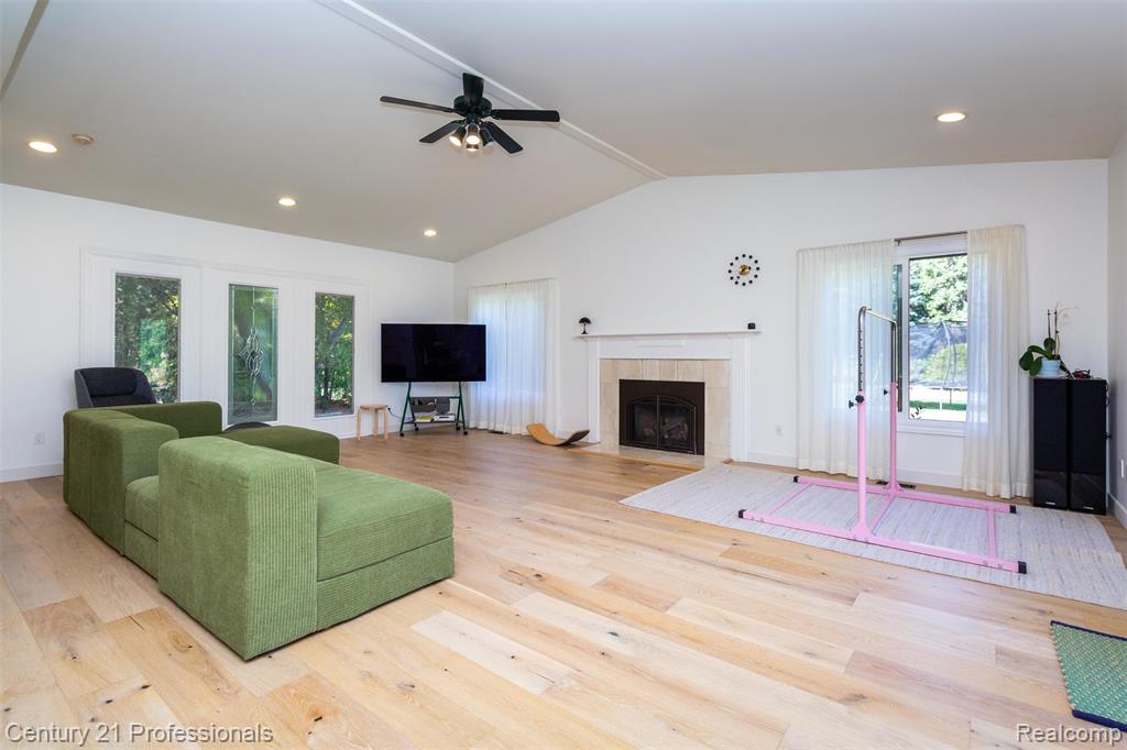 1244 Rothwell Drive Troy, MI 48084 - Photo 10 of 48 Gallery Image 10
