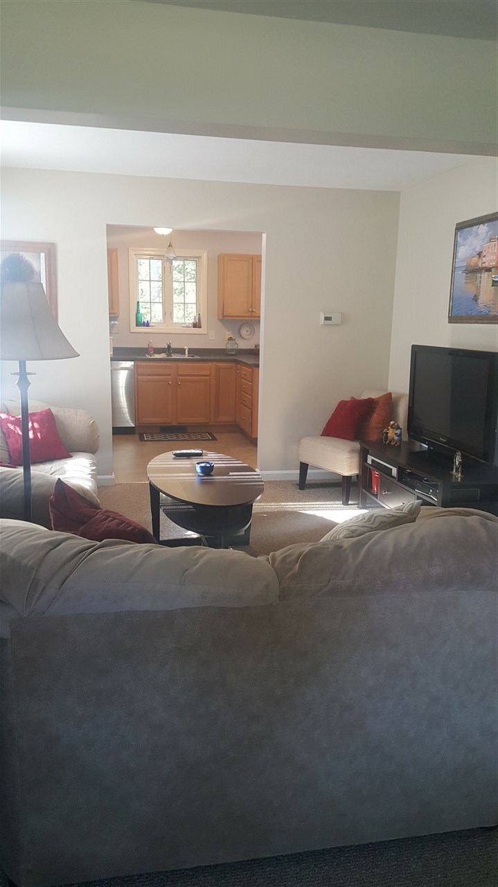 24 Nottingham Lane Rochester, NH 03868 - Photo 8 of 23