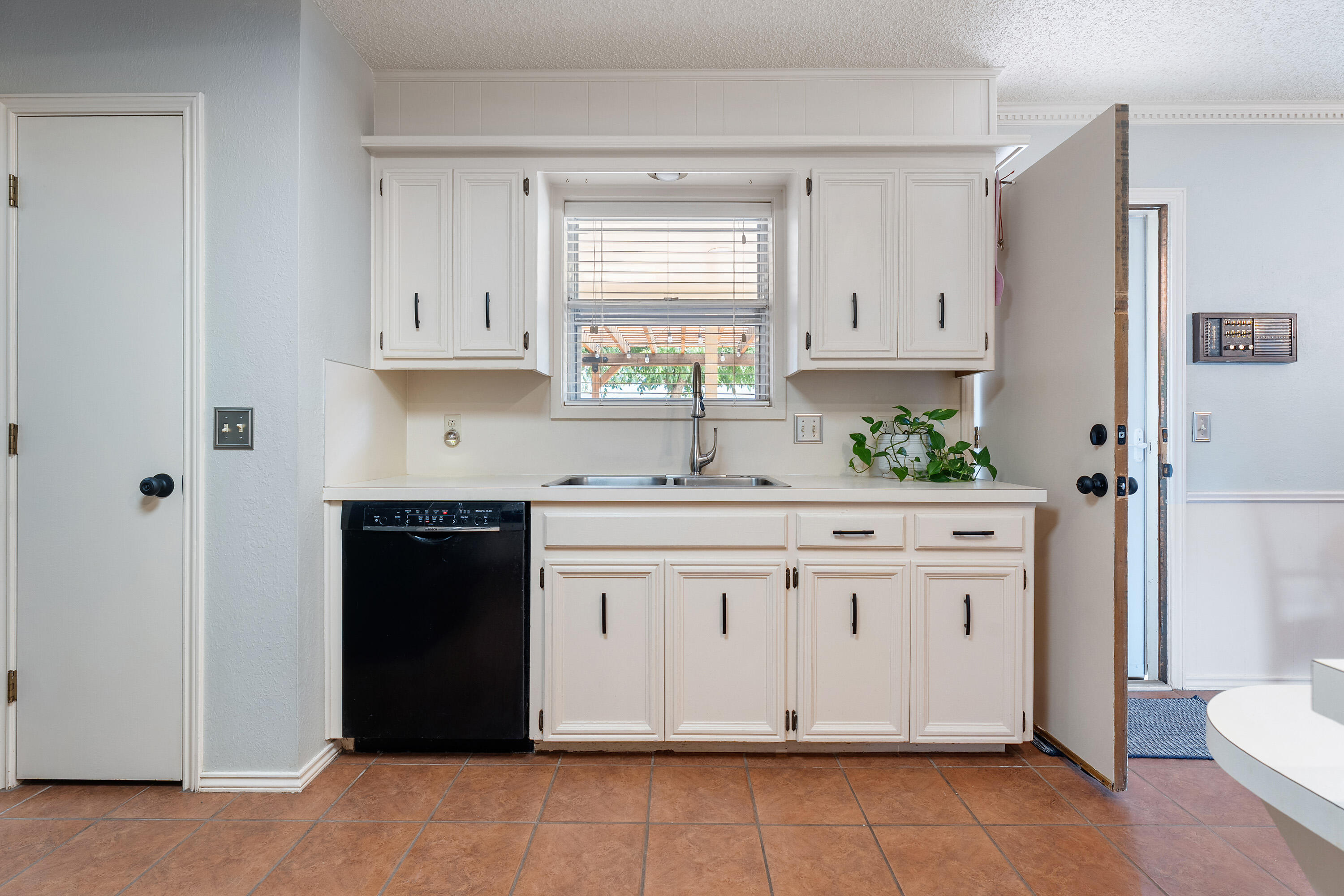 5506 68th Street Lubbock, TX 79424 - Photo 11 of 27 DSC07808-DSC07809