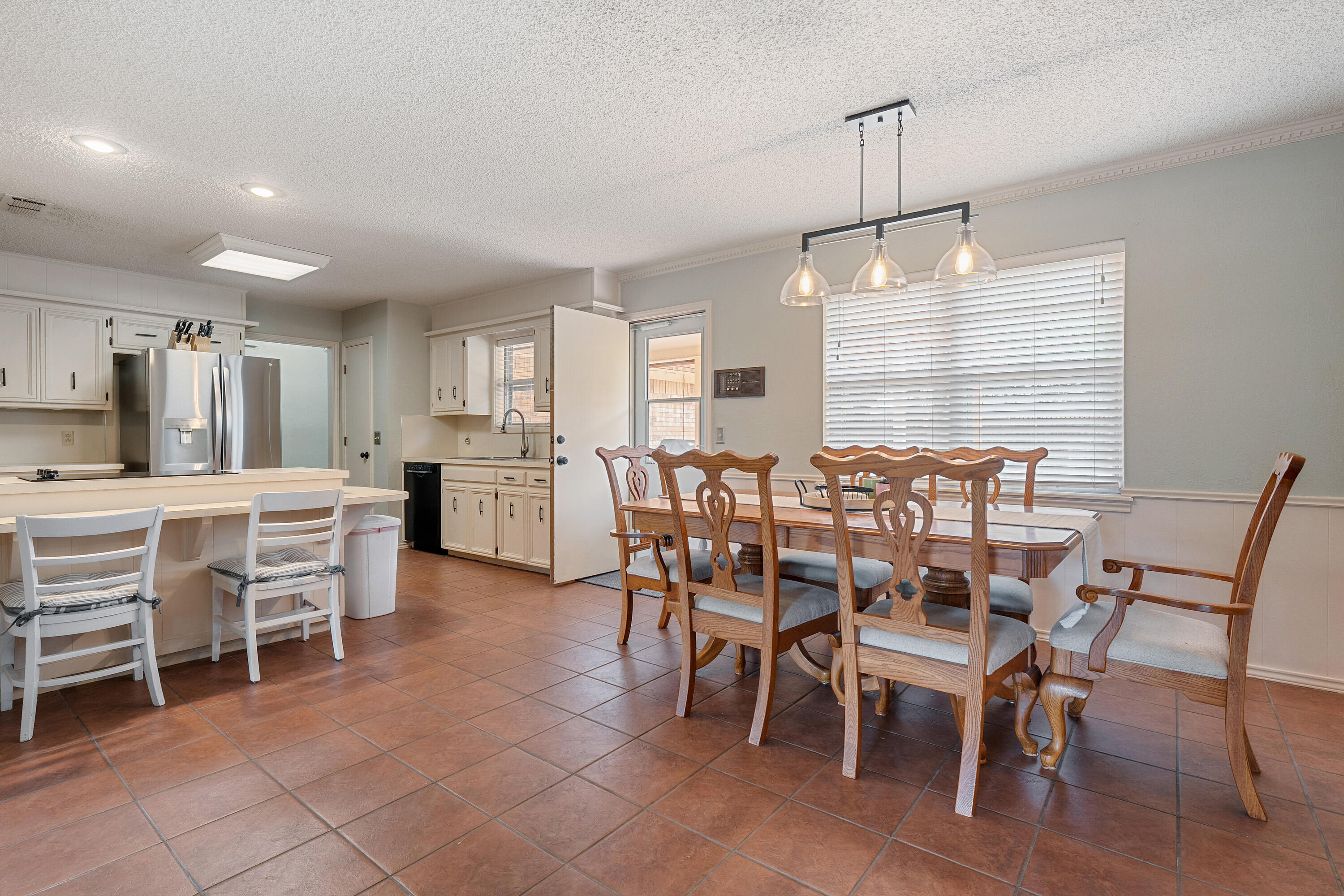 5506 68th Street Lubbock, TX 79424 - Photo 12 of 27 DSC07799-DSC07800