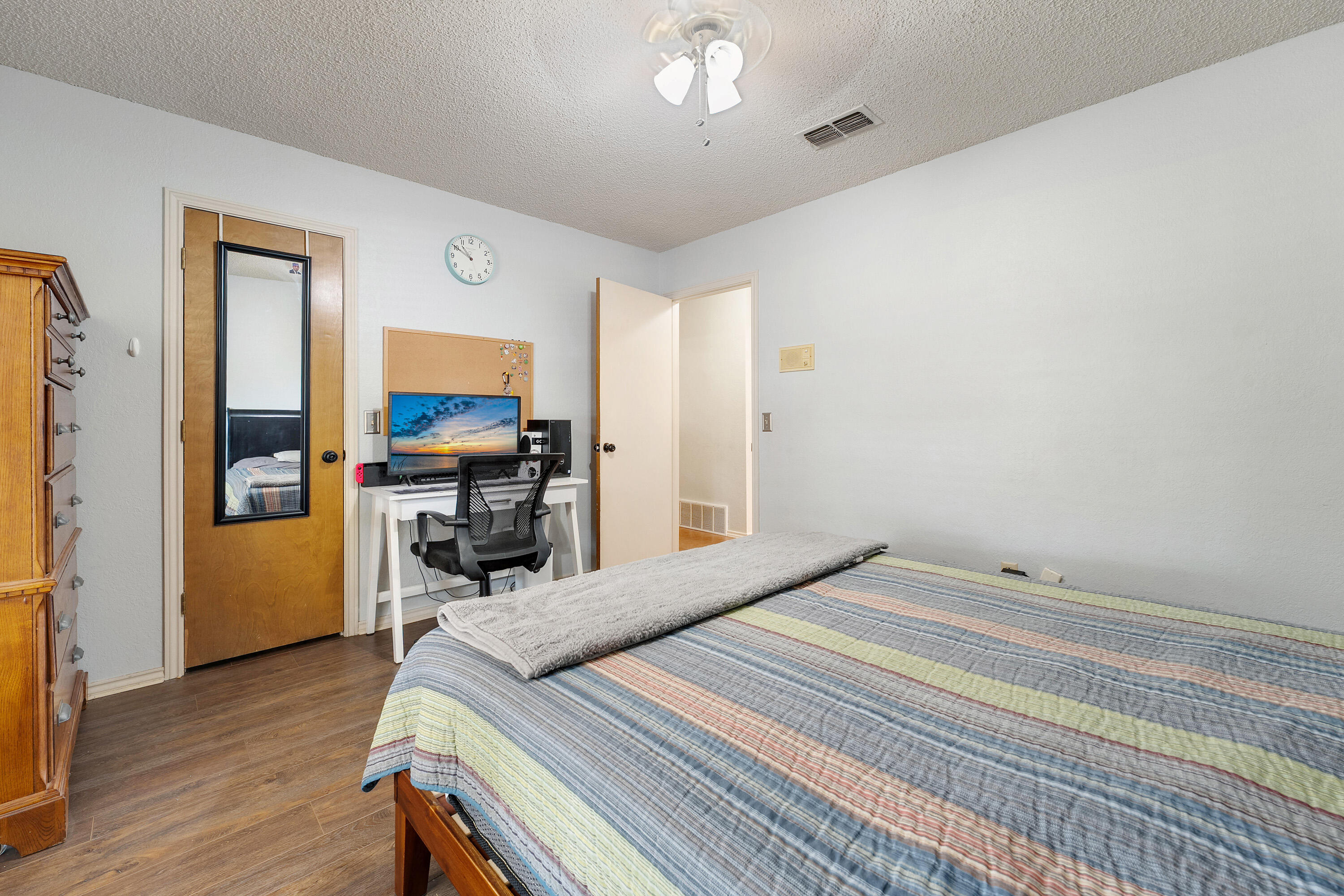 5506 68th Street Lubbock, TX 79424 - Photo 15 of 27 DSC07853-DSC07854