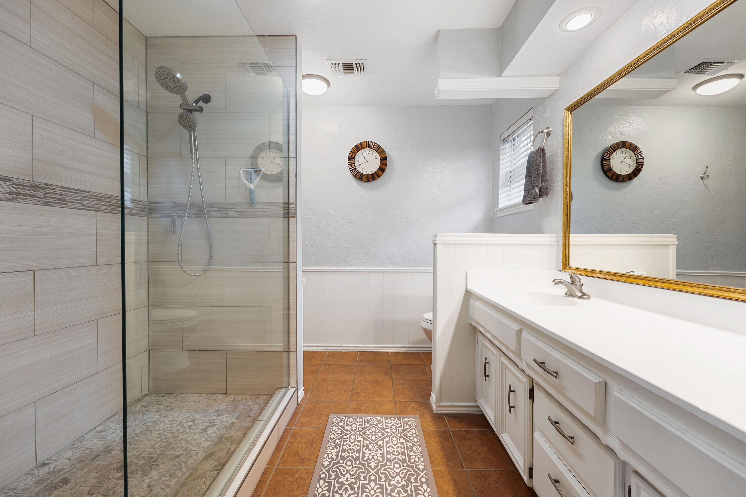 5506 68th Street Lubbock, TX 79424 - Photo 17 of 27 DSC07832-DSC07833