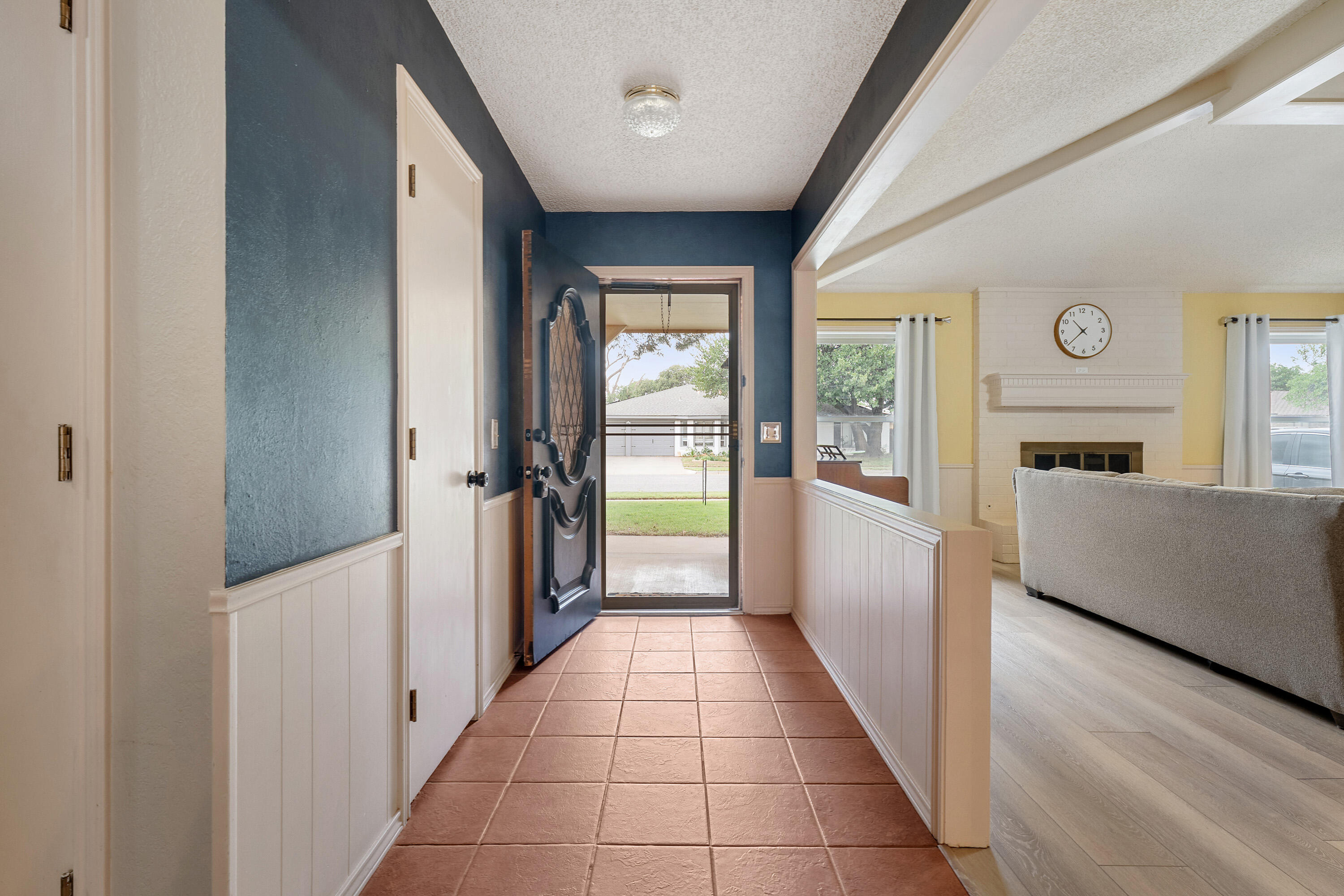 5506 68th Street Lubbock, TX 79424 - Photo 4 of 27 DSC07796-DSC07797