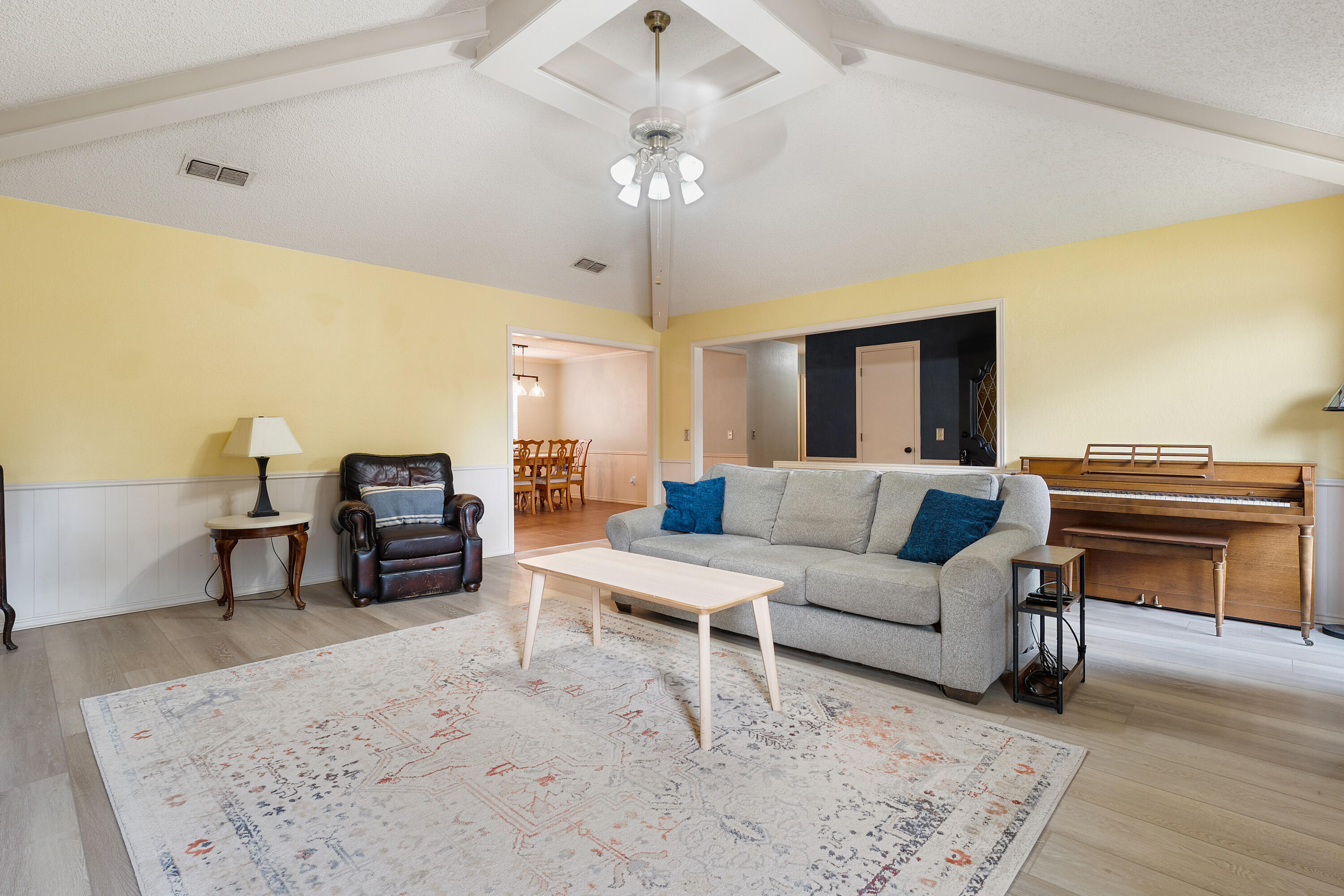 5506 68th Street Lubbock, TX 79424 - Photo 7 of 27 DSC07820-DSC07821