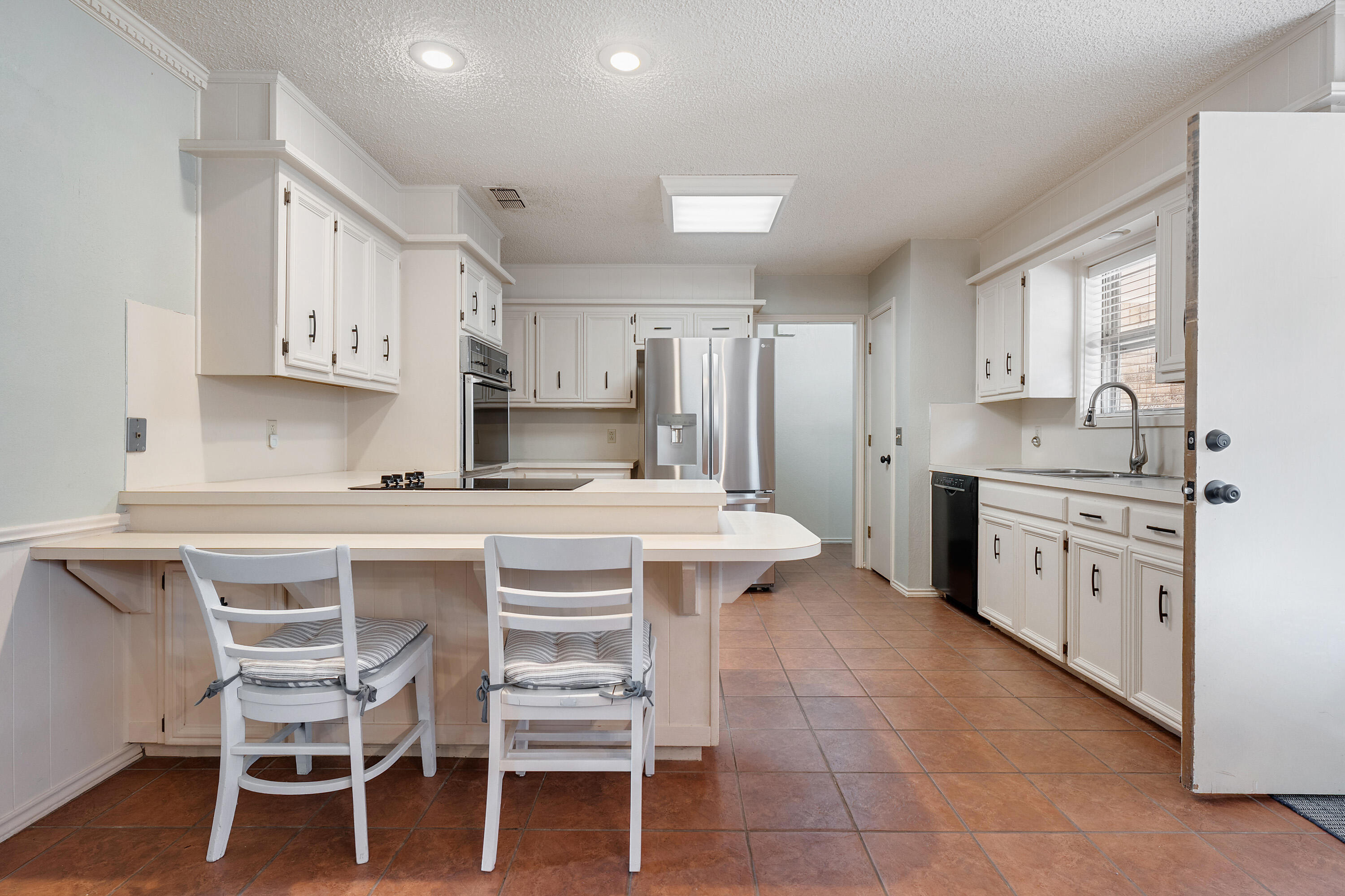 5506 68th Street Lubbock, TX 79424 - Photo 10 of 27 DSC07802-DSC07803