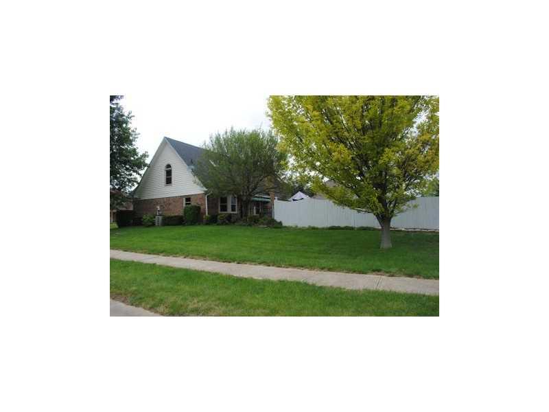 6211 Buck Trail Road Indianapolis, IN 46237 - Photo 3 of 15 Gallery Image 3