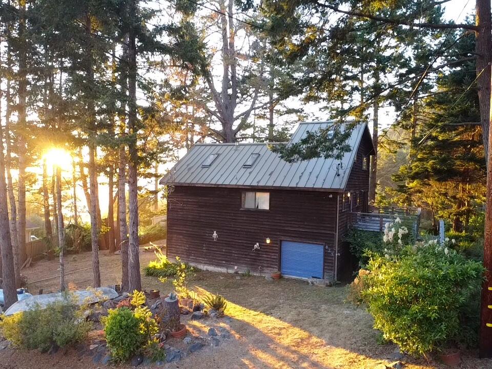 825 Beach Road Whitethorn, CA 95589 - Photo 3 of 53