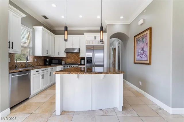 $3,000 | 24 Via Vasari, Unit 204, Henderson, NV 89011