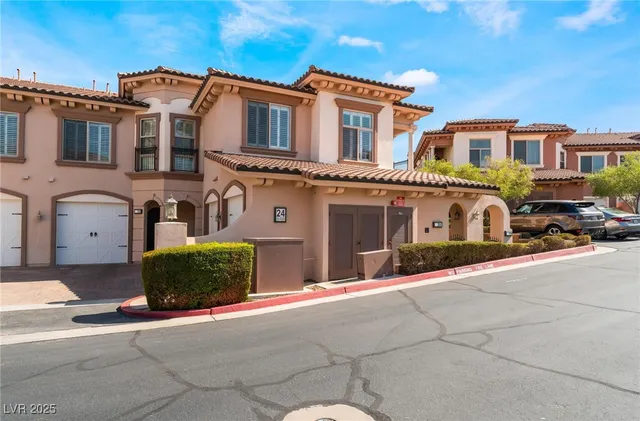 $3,000 | 24 Via Vasari, Unit 204, Henderson, NV 89011