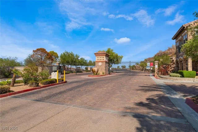 $3,000 | 24 Via Vasari, Unit 204, Henderson, NV 89011