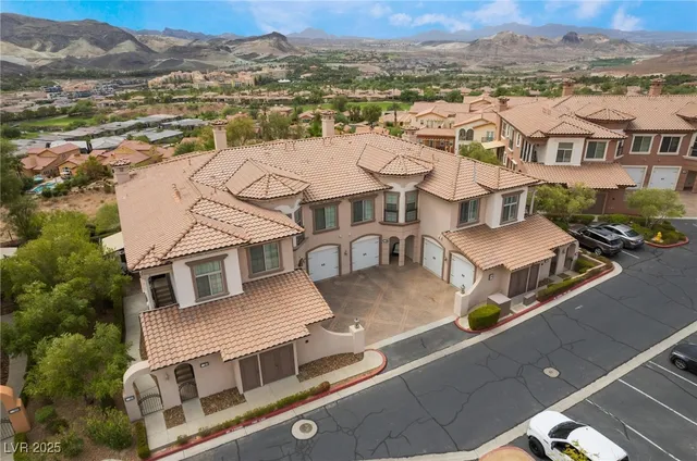$3,000 | 24 Via Vasari, Unit 204, Henderson, NV 89011