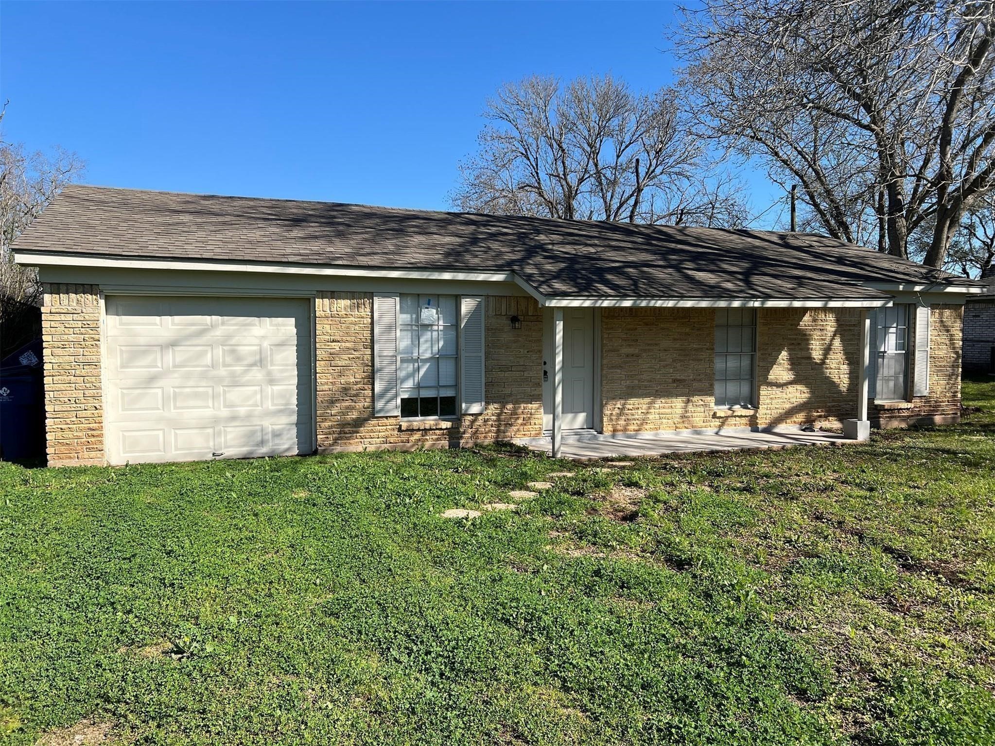 224 Stuart Street Clute, TX 77531 - Photo 3 of 22