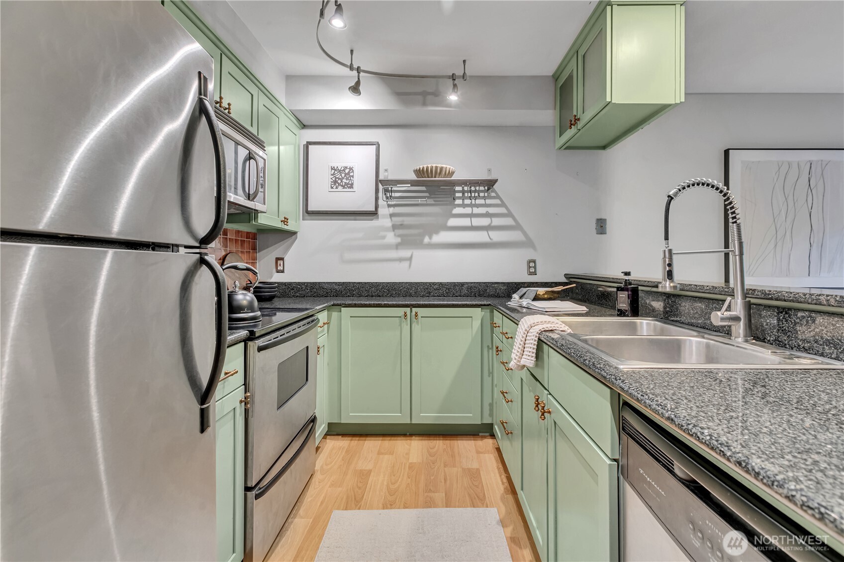 952 North 35th Street, Unit 102 Seattle, WA 98103 - Photo 14 of 32 Gallery Image 14
