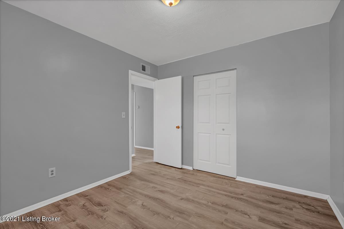334 Meadowood Road Louisville, KY 40229 - Photo 22 of 26 Bedroom