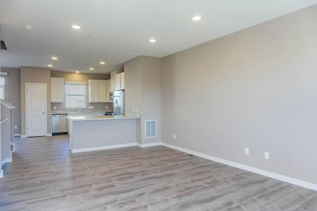 $2,495 | 1619 Windigo Lane, Shakopee, MN 55379