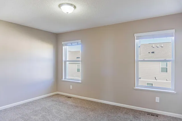 $2,495 | 1619 Windigo Lane, Shakopee, MN 55379